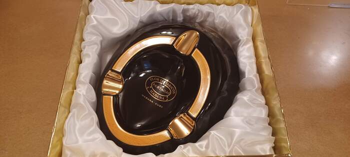 Partagas Habanos Classic Black/Gold ashtray
