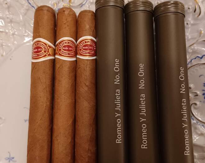 Romeo & Julieta No. 1 Tubo OUT OF STOCK