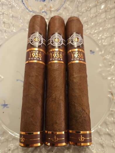 Montecristo Linea 1935 Dumas  NEW RELEASE. Each box has an informative certificate. OUT OF STOCK