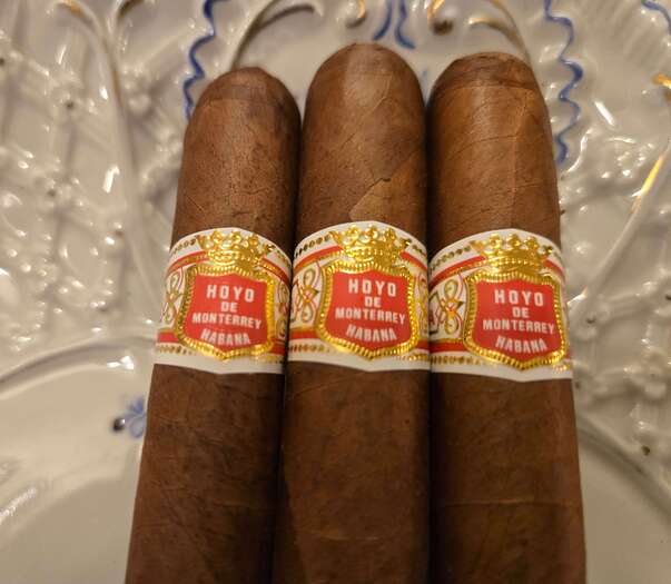 Hoyo de Monterrey Palmas Extras  OUT OF STOCK