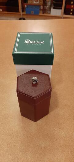 Peterson Oxblood Sherlock tobacco jar