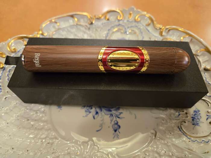 Regal Quad Cigar Lighter Brown wood Gold