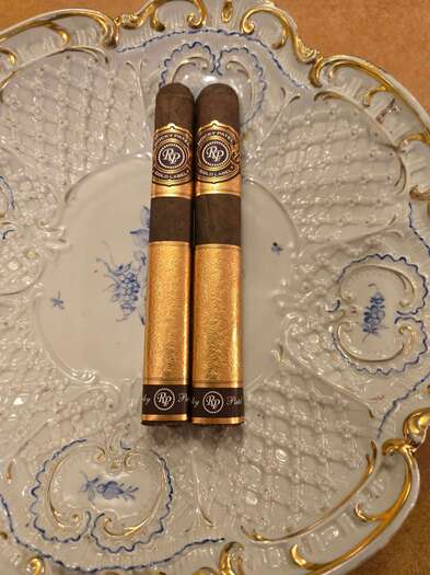 Rocky Patel Gold Label Robusto
