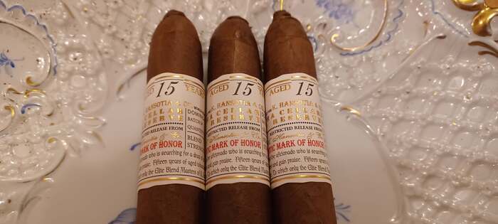 Gurkha Cellar Reserve 15 yr Double Robusto bundle of 10 cigars