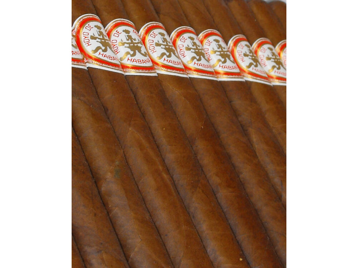 Hoyo De Monterrey Double Corona  OUT OF STOCK