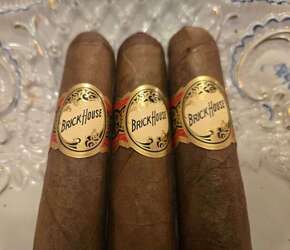 Brick house Robusto Classico Connecticut box of 25 cigars